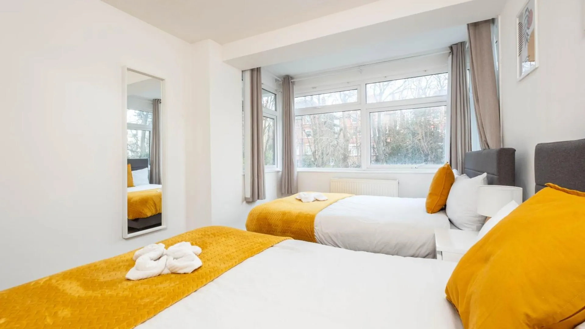 Stylish 2 Bedroom In Central Brighton Free Parking Near Beach And Train Station