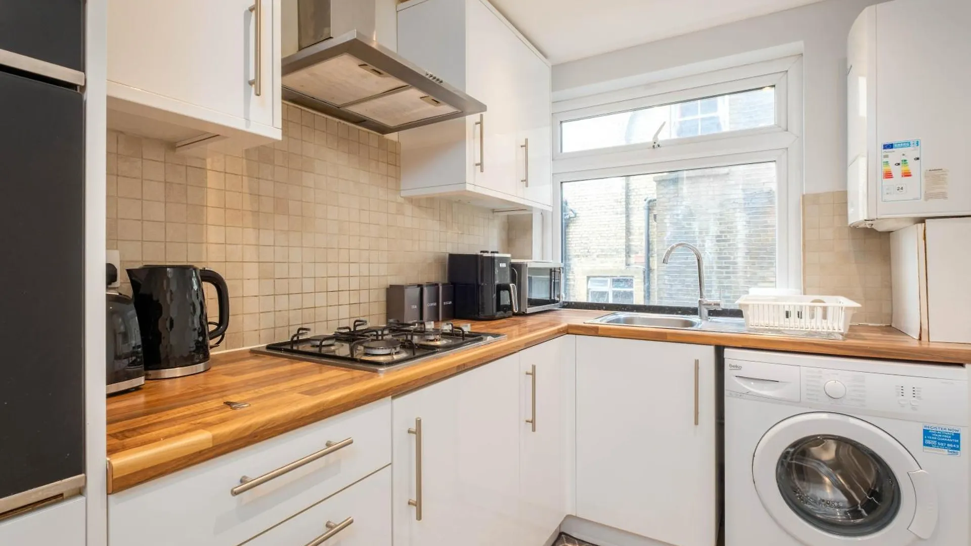 Stylish 2 Bedroom In Central Brighton Free Parking Near Beach And Train Station
